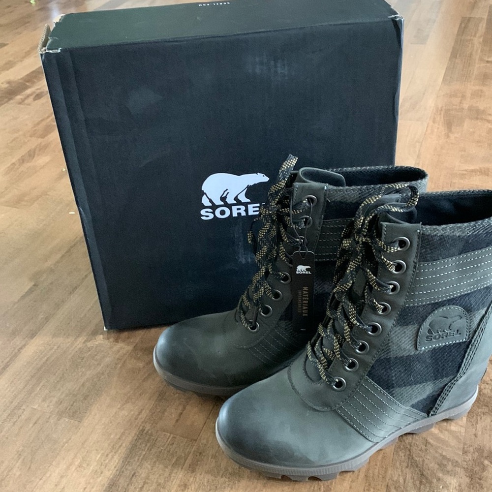 Sorel Lexie Wedge. Alpine Tundra size 8